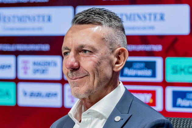Frank Lutz (Vorstandsvorsitzender, Deutscher Eishockey Bund DEB) leicht grindsend laechelnd Portrait Portraet GER, Eishockey, Pressekonferenz, offizielle Vorstellung neuer Bundestrainer Deutscher Eishockey Bund DEB, 27.08.2026 Foto: HMB Media Franz Feiner Copyright: HMBxMedia FranzxFeiner
