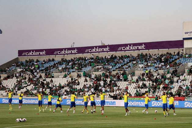 STVV s players pictured in action during the warming-up for a soccer game between Cypriot AC Omonia Nicosia and Belgian soccer team Sint-Truidense V.V., Thursday 27 August 2026 in Nicosie, Cyprus, on the return leg of the play-off round for the UEFA Europa League league phase. STVV won the first leg 1-0. BRUNOxFAHY x184498702x