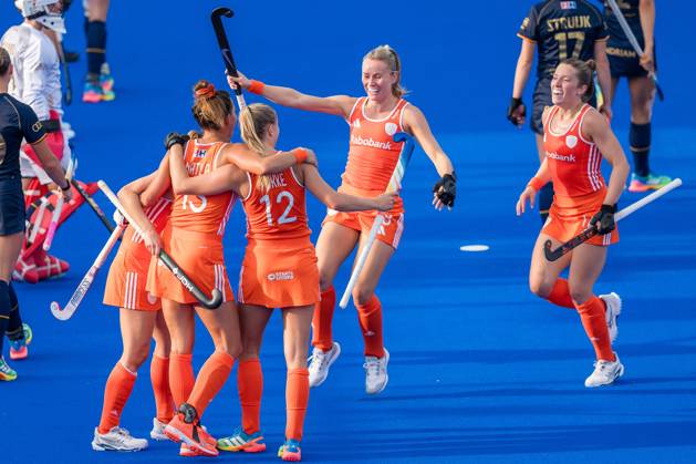 AMSTELVEEN, 27-08-2026, Wagener Stadion, FIH Hockey World Cup 2026 Women, 2026. Frederique Matla, Luna Fokke, Freeke Moes and Marleen Jochems celebrating the goal scored during the game Netherlands - Belgium (women). Netherlands - Belgium (women)  x206093056x Copyright: