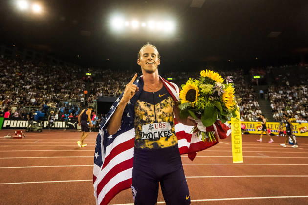 ZÜRICH, SWITZERLAND - AUGUST 27: Cole Hocker of the United States (USA) poses with flag after the mens 1500 m at Diamond League: Weltklasse Zürich on August 27, 2026 in the Stadion Letzigrund, Zürich, Switzerland. Copyright: xUlfxSchillerx