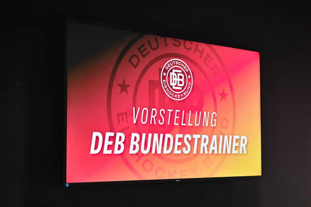 DEB Pressekonferenz; 27.08.2026 MUNICH, GERMANY - 27. AUGUST: im Pressesraum des SAP Garden wird heute der neue Eishockey Bundestrainer vorgestellt Symbolbild Symbolfoto Copyright: xBEAUTIFULxSPORTS Goldbergx
