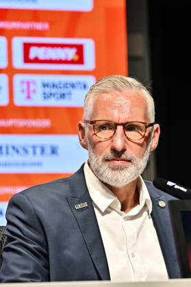 DEB Pressekonferenz; 27.08.2026 MUNICH, GERMANY - 27. AUGUST: im Bild der Vorstand des DEB - Christian KÜNAST auf der Pressekonferenz im SAP Garden in München Copyright: xBEAUTIFULxSPORTS Goldbergx