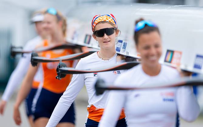 AMSTERDAM - Claire de Kok with the women s eight during a training session on the fifth day of the World Rowing Championships at the Bosbaan in the Amsterdam Forest. IRIS VAN DEN BROEK ANP xVIxANPxSportx xxANPxIVx 566422125 originalFilename: 566422125.jpg