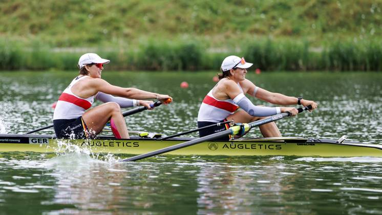 AMSTERDAM - Luise Bachmann and Tabea Schendekehl (GER) during the B-final of the women s pair without cox on the fifth day of the World Rowing Championships at the Bosbaan in the Amsterdam Forest. IRIS VAN DEN BROEK ANP xVIxANPxSportx xxANPxIVx 566428430 originalFilename: 566428430.jpg