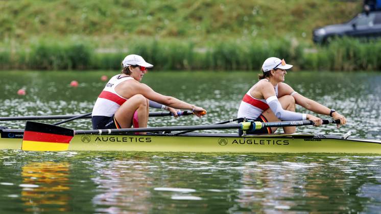 AMSTERDAM - Luise Bachmann and Tabea Schendekehl (GER) during the B-final of the women s pair without cox on the fifth day of the World Rowing Championships at the Bosbaan in the Amsterdam Forest. IRIS VAN DEN BROEK ANP xVIxANPxSportx xxANPxIVx 566428436 originalFilename: 566428436.jpg
