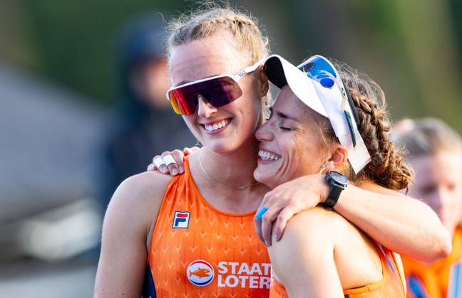 AMSTERDAM - Roos de Jong and Benthe Boonstra after the women s double sculls final on the fifth day of the World Rowing Championships at the Bosbaan in the Amsterdam Forest. IRIS VAN DEN BROEK ANP xVIxANPxSportx xxANPxIVx 566444165 originalFilename: 566444165.jpg
