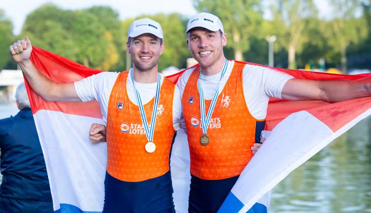 AMSTERDAM - Melvin Twellaar and Simon van Dorp with medals in the men s double sculls on the fifth day of the World Rowing Championships at the Bosbaan in the Amsterdam Forest. IRIS VAN DEN BROEK ANP xVIxANPxSportx xxANPxIVx 566445803 originalFilename: 566445803.jpg