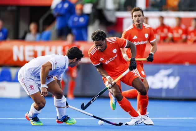 AMSTELVEEN - Jordi Bonastre of Spain and Terrance Pieters of the Netherlands during the semi-final of the Hockey World Cup between the Netherlands and Spain at the Wagener Stadium. KOEN VAN WEEL ANP xVIxANPxSportx xxANPxIVx 566446122 originalFilename: 566446122.jpg