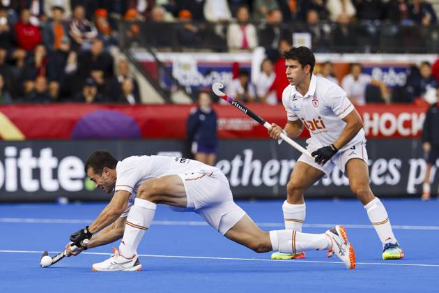 AMSTELVEEN - Pepe Cunill of Spain scores the 1-3 during the semi-final of the Hockey World Cup between the Netherlands and Spain at the Wagener Stadium. BAS CZERWINSKI ANP xVIxANPxSportx xxANPxIVx 566448223 originalFilename: 566448223.jpg
