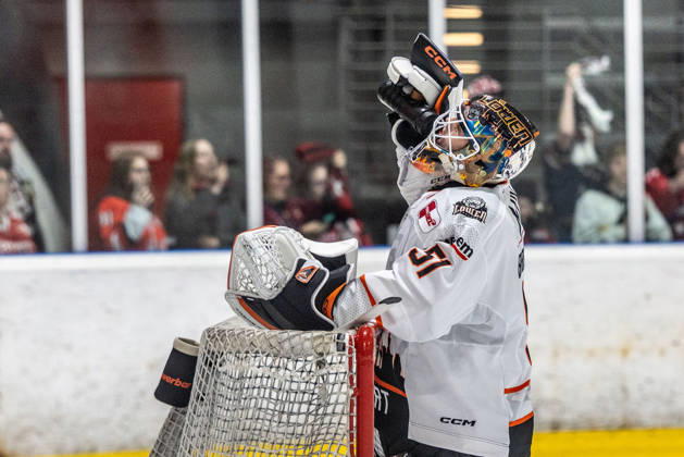 Cody Brenner (Loewen Frankfurt, 51) nach einem Tor Koelner Haie vs. Dresdner Eisloewen, Eishockey, Penny DEL, Spieltag 19, 2025 2026, 16.11.2025 Koelner Haie (KEC) vs. Dresdner Eisloewen, Eishockey, Penny DEL, Spieltag 19, 2025 2026, 16.11.2025 Koeln Copyright: xEibner-Pressefoto GerhardxWingenderx EP_GWR