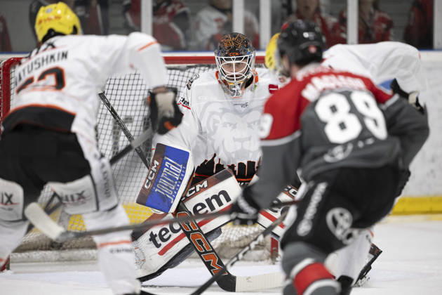 PENNY DEL 1 2. Testspiel; Kölner Haie - Löwen Frankfurt ; Köln, 28.08.2026 Cody Brenner (Löwen Frankfurt, Torwart, 51); Gregor Macleod (Kölner Haie, Sturm, 89); PENNY DEL 1 2. Testspiel; Kölner Haie - Löwen Frankfurt am 28.08.2026 in der KA2 in Köln (Deutschland). Copyright: xBEAUTIFULxSPORTS AndreasxDickx