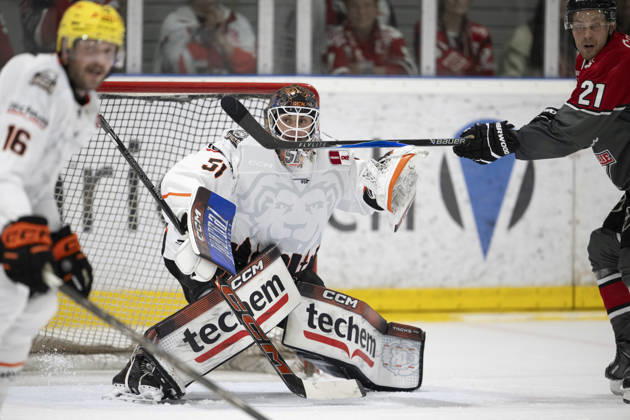 PENNY DEL 1 2. Testspiel; Kölner Haie - Löwen Frankfurt ; Köln, 28.08.2026 Cody Brenner (Löwen Frankfurt, Torwart, 51); Juhani Tyrväinen (Kölner Haie, Sturm, 21); PENNY DEL 1 2. Testspiel; Kölner Haie - Löwen Frankfurt am 28.08.2026 in der KA2 in Köln (Deutschland). Copyright: xBEAUTIFULxSPORTS AndreasxDickx