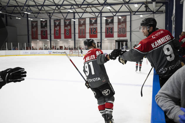 PENNY DEL 1 2. Testspiel; Kölner Haie - Löwen Frankfurt ; Köln, 28.08.2026 Moritz Müller (Kölner Haie, Verteidigung, 91); Maxi Kammerer (Kölner Haie, Sturm, 9); PENNY DEL 1 2. Testspiel; Kölner Haie - Löwen Frankfurt am 28.08.2026 in der KA2 in Köln (Deutschland). Copyright: xBEAUTIFULxSPORTS AndreasxDickx