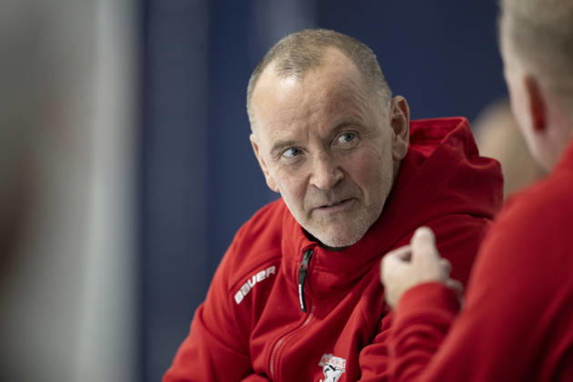 PENNY DEL 1 2. Testspiel; Kölner Haie - Löwen Frankfurt ; Köln, 28.08.2026 Thomas Berglund (Kölner Haie, Head Coach); PENNY DEL 1 2. Testspiel; Kölner Haie - Löwen Frankfurt am 28.08.2026 in der KA2 in Köln (Deutschland). Copyright: xBEAUTIFULxSPORTS AndreasxDickx