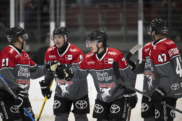PENNY DEL 1 2. Testspiel; Kölner Haie - Löwen Frankfurt ; Köln, 28.08.2026 Juhani Tyrväinen (Kölner Haie, Sturm, 21); Maxi Kammerer (Kölner Haie, Sturm, 9); Daniel Fischbuch (Kölner Haie, Sturm, 71); Veli- Matti Vittasmäki (Kölner Haie, Verteidigung, 47); PENNY DEL 1 2. Testspiel; Kölner Haie - Löwen Frankfurt am 28.08.2026 in der KA2 in Köln (Deutschland). Copyright: xBEAUTIFULxSPORTS AndreasxDickx