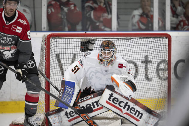 PENNY DEL 1 2. Testspiel; Kölner Haie - Löwen Frankfurt ; Köln, 28.08.2026 Marcel Noebels (Kölner Haie, Sturm, 92); Cody Brenner (Löwen Frankfurt, Torwart, 51); PENNY DEL 1 2. Testspiel; Kölner Haie - Löwen Frankfurt am 28.08.2026 in der KA2 in Köln (Deutschland). Copyright: xBEAUTIFULxSPORTS AndreasxDickx