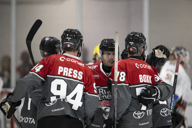 PENNY DEL 1 2. Testspiel; Kölner Haie - Löwen Frankfurt ; Köln, 28.08.2026 Robin Press (Kölner Haie, Verteidigung, 94); Maxi Kammerer (Kölner Haie, Sturm, 9); Dominik Bokk (Kölner Haie, Sturm, 78); PENNY DEL 1 2. Testspiel; Kölner Haie - Löwen Frankfurt am 28.08.2026 in der KA2 in Köln (Deutschland). Copyright: xBEAUTIFULxSPORTS AndreasxDickx