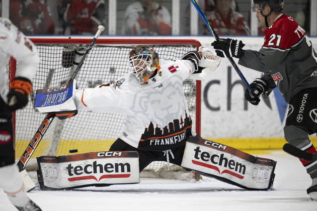 PENNY DEL 1 2. Testspiel; Kölner Haie - Löwen Frankfurt ; Köln, 28.08.2026 Cody Brenner (Löwen Frankfurt, Torwart, 51); Juhani Tyrväinen (Kölner Haie, Sturm, 21); PENNY DEL 1 2. Testspiel; Kölner Haie - Löwen Frankfurt am 28.08.2026 in der KA2 in Köln (Deutschland). Copyright: xBEAUTIFULxSPORTS AndreasxDickx
