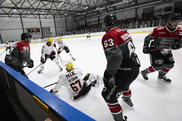PENNY DEL 1 2. Testspiel; Kölner Haie - Löwen Frankfurt ; Köln, 28.08.2026 Marcel Noebels (Kölner Haie, Sturm, 92); Matthew Wedman (Löwen Frankfurt, Sturm, 67); Patrick Russell (Kölner Haie, Sturm, 63); PENNY DEL 1 2. Testspiel; Kölner Haie - Löwen Frankfurt am 28.08.2026 in der KA2 in Köln (Deutschland). Copyright: xBEAUTIFULxSPORTS AndreasxDickx