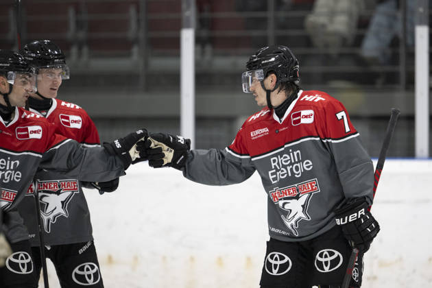 PENNY DEL 1 2. Testspiel; Kölner Haie - Löwen Frankfurt ; Köln, 28.08.2026 Maxi Kammerer (Kölner Haie, Sturm, 9); Carlos Händel (Kölner Haie, Verteidigung, 7); Daniel Fischbuch (Kölner Haie, Sturm, 71); PENNY DEL 1 2. Testspiel; Kölner Haie - Löwen Frankfurt am 28.08.2026 in der KA2 in Köln (Deutschland). Copyright: xBEAUTIFULxSPORTS AndreasxDickx