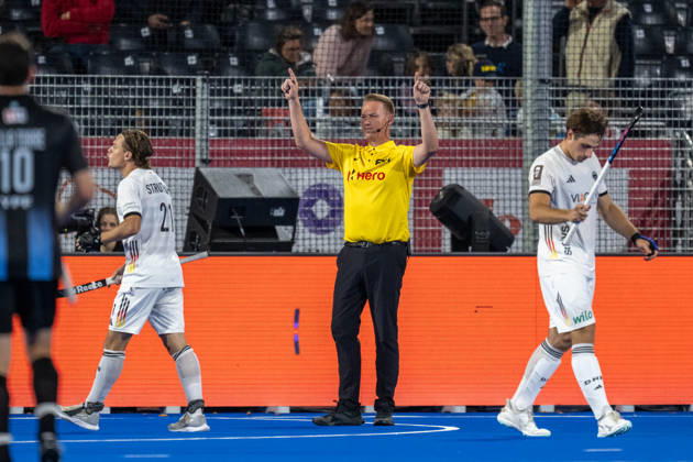 FIH Hockey World Cup 2026 - Men s Semi-Final - Germany v Argentina 2-0 Wavre, Belgien, 28 August 2026: Schiedsrichter Coen van bunge during the men s semi-final between Germany and Argentina at the FIH Hockey World Cup Belgium & Netherlands 2026 at Belfius Hockey Arena in Wavre, Belgium. Photo: Axel Kaste AK Photography. Wavre Belfius Hockey Arena Walloon Brabant Belgium