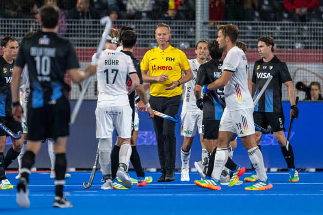 FIH Hockey World Cup 2026 - Men s Semi-Final - Germany v Argentina 2-0 Wavre, Belgien, 28 August 2026: Schiedsrichter Coen van bunge during the men s semi-final between Germany and Argentina at the FIH Hockey World Cup Belgium & Netherlands 2026 at Belfius Hockey Arena in Wavre, Belgium. Photo: Axel Kaste AK Photography. Wavre Belfius Hockey Arena Walloon Brabant Belgium