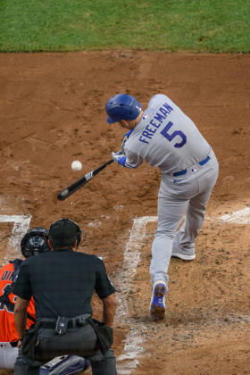 Aug 28, 2026; Detroit, Michigan, USA; Los Angeles Dodgers Freddie Freeman (5) fouls off a ball at the plate at Comerica Park. Mandatory Credit: -Cal Media MLB, Baseball Herren, USA 2026: Dodgers Vs Tigers AUG 28  - ZUMAc04_ 20260828_zma_c04_028 Copyright: xAllanxDranbergx