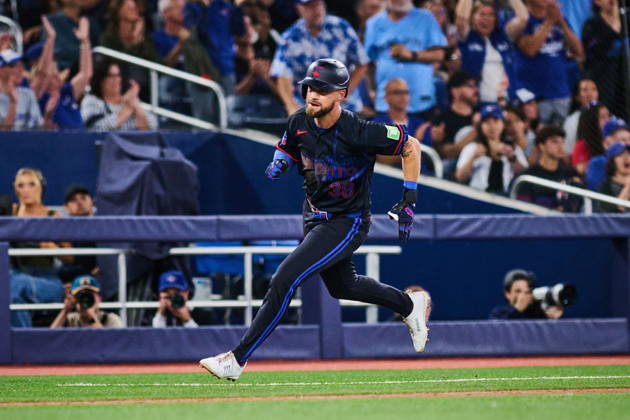 August 28, 2026, Toronto, On, Canada: Toronto Blue Jays Nathan Lukes (38) comes in to score during seventh inning MLB, Baseball Herren, USA baseball action against the Seattle Mariners in Toronto, on Friday, Aug. 28, 2026. BBO-Mariners-Blue-Jays 20260828  - ZUMAc35_ 20260828_zaf_c35_111 Copyright: xSammyxKoganx