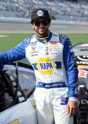 DAYTONA BEACH, FL - AUGUST 28: Chase Elliott ( 9 Hendrick Motorsports NAPA Batteries Chevrolet) walks down pit road before qualifying for the NASCAR, Motorsport, USA Cup Series Coke Zero Sugar 400 on August 28, 2026 at Daytona International Speedway in Daytona Beach, FL. (Photo by Michael Bush Icon Sportswire) AUTO: AUG 28 NASCAR Cup Series Coke Zero Sugar 400 EDITORIAL USE ONLY Icon260828018400