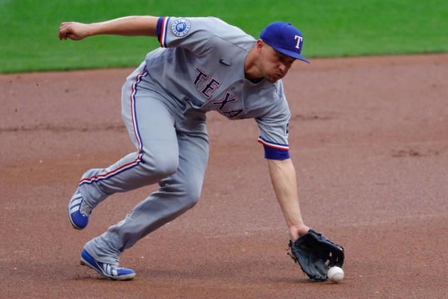 August 28, 2026, Milwaukee, Wisconsin, USA: Texas Rangers shortstop COREY SEAGER (5) field a ground ball during the first inning in a baseball game, Friday, Aug. 28, 2026, in Milwaukee, Wisconsin. MLB, Baseball Herren, USA 2026 - Rangers 1:6 Brewers - ZUMAa325 20260828_zsa_a325_012 Copyright: xDavidxBalleringxIix