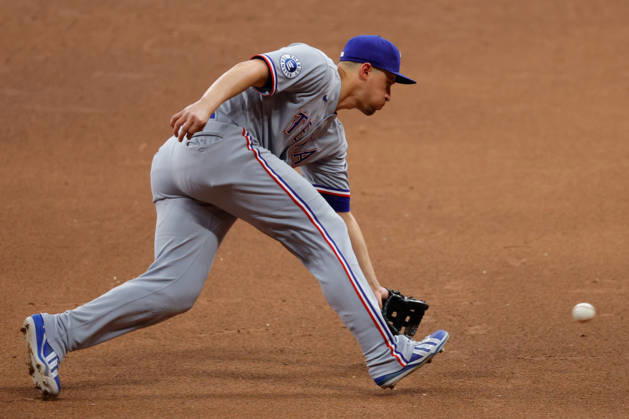 August 28, 2026, Milwaukee, Wisconsin, USA: Texas Rangers shortstop COREY SEAGER (5) fields a ground ball in a baseball game, Friday, Aug. 28, 2026, in Milwaukee, Wisconsin. MLB, Baseball Herren, USA 2026 - Rangers 1:6 Brewers - ZUMAa325 20260828_zsa_a325_027 Copyright: xDavidxBalleringxIix