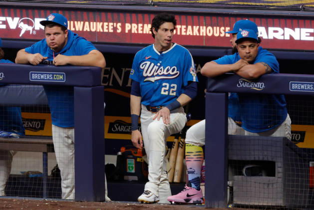 August 28, 2026, Milwaukee, Wisconsin, USA: Milwaukee Brewers designated hitter CHRISTIAN YELICH (22) in the dugout in a baseball game, Friday, Aug. 28, 2026, in Milwaukee, Wisconsin. MLB, Baseball Herren, USA 2026 - Rangers 1:6 Brewers  - ZUMAa325 20260828_zsa_a325_032 Copyright: xDavidxBalleringxIix