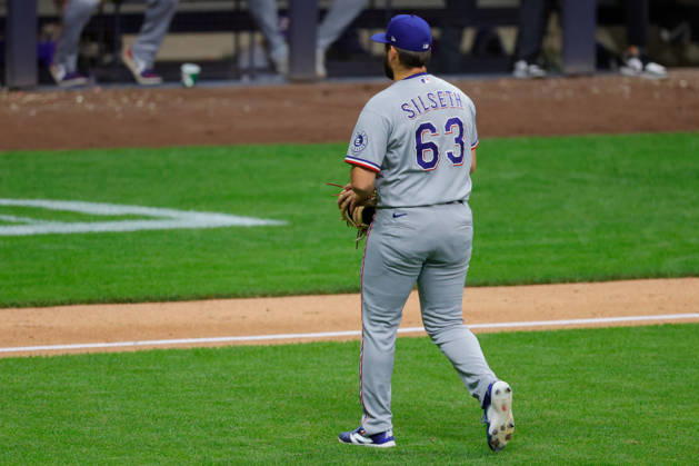 August 28, 2026, Milwaukee, Wisconsin, USA: Texas Rangers pitcher CHASE SILSETH (63) leaves after surrendering a run on two hits in a baseball game, Friday, Aug. 28, 2026, in Milwaukee, Wisconsin. MLB, Baseball Herren, USA 2026 - Rangers 1:6 Brewers  - ZUMAa325 20260828_zsa_a325_041 Copyright: xDavidxBalleringxIix