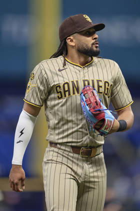 August 28, 2026, St. Petersburg, Florida, USA: San Diego Padres right fielder Fernando Tatis Jr. (23) heads to the dugout during an MLB, Baseball Herren, USA game against the Tampa Bay Rays on August 28, 2026 at Tropicana Field. The Rays beat the Padres 9-4. St. Petersburg USA - ZUMAh180 20260828_zsp_h180_001 Copyright: xKimxHukarix
