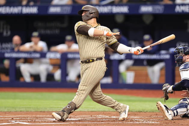 August 28, 2026, St. Petersburg, Florida, USA: San Diego Padres first baseman Ty France (25) pops out to Tampa Bay Rays first baseman Jonathan Aranda (8) during an MLB, Baseball Herren, USA game on August 28, 2026 at Tropicana Field. The Rays beat the Padres 9-4. St. Petersburg USA - ZUMAh180 20260828_zsp_h180_002 Copyright: xKimxHukarix