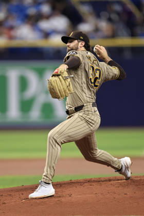 August 28, 2026, St. Petersburg, Florida, USA: San Diego Padres starting pitcher Casey Mize (32) delivers a pitch during an MLB, Baseball Herren, USA game against the Tampa Bay Rays on August 28, 2026 at Tropicana Field. The Rays beat the Padres 9-4. St. Petersburg USA - ZUMAh180 20260828_zsp_h180_004 Copyright: xKimxHukarix