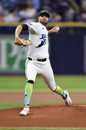 August 28, 2026, St. Petersburg, Florida, USA: Tampa Bay Rays starting pitcher Shane McClanahan (18) delivers a pitch during an MLB, Baseball Herren, USA game against the San Diego Padres on August 28, 2026 at Tropicana Field. The Rays beat the Padres 9-4. St. Petersburg USA - ZUMAh180 20260828_zsp_h180_005 Copyright: xKimxHukarix