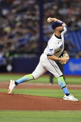 August 28, 2026, St. Petersburg, Florida, USA: Tampa Bay Rays starting pitcher Shane McClanahan (18) delivers a pitch during an MLB, Baseball Herren, USA game against the San Diego Padres on August 28, 2026 at Tropicana Field. The Rays beat the Padres 9-4. St. Petersburg USA - ZUMAh180 20260828_zsp_h180_007 Copyright: xKimxHukarix