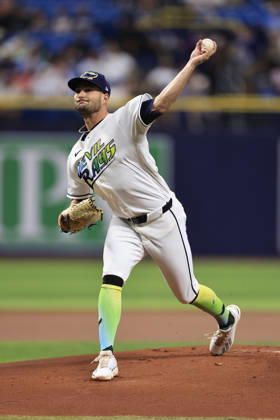 August 28, 2026, St. Petersburg, Florida, USA: Tampa Bay Rays starting pitcher Shane McClanahan (18) delivers a pitch during an MLB, Baseball Herren, USA game against the San Diego Padres on August 28, 2026 at Tropicana Field. The Rays beat the Padres 9-4. St. Petersburg USA - ZUMAh180 20260828_zsp_h180_008 Copyright: xKimxHukarix