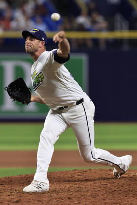 August 28, 2026, St. Petersburg, Florida, USA: Tampa Bay Rays pitcher Steven Matz (32) delivers a pitch during an MLB, Baseball Herren, USA game against the San Diego Padres on August 28, 2026 at Tropicana Field. The Rays beat the Padres 9-4. St. Petersburg USA - ZUMAh180 20260828_zsp_h180_030 Copyright: xKimxHukarix