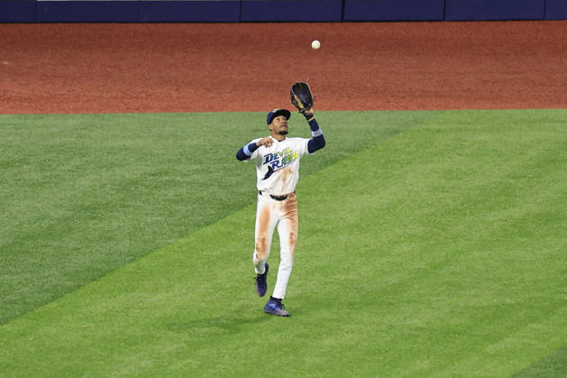 August 28, 2026, St. Petersburg, Florida, USA: Tampa Bay Rays left fielder Chandler Simpson (14) catches a fly ball off the bat of San Diego Padres left fielder Luis Rengifo (21) during an MLB, Baseball Herren, USA game on August 28, 2026 at Tropicana Field. The Rays beat the Padres 9-4. St. Petersburg USA - ZUMAh180 20260828_zsp_h180_034 Copyright: xKimxHukarix