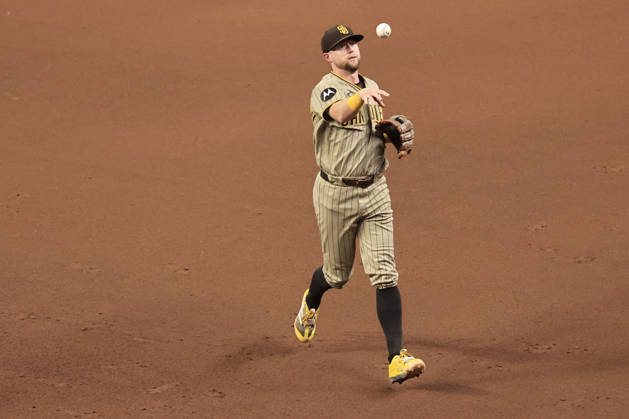 August 28, 2026, St. Petersburg, Florida, USA: San Diego Padres second baseman Jake Cronenworth (9) fields a ball off the bat of Tampa Bay Rays left fielder Chandler Simpson (14) and throws him out at first base during an MLB, Baseball Herren, USA game on August 28, 2026 at Tropicana Field. The Rays beat the Padres 9-4. St. Petersburg USA - ZUMAh180 20260828_zsp_h180_038 Copyright: xKimxHukarix