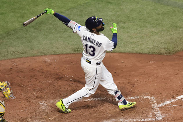 August 28, 2026, St. Petersburg, Florida, USA: Tampa Bay Rays third baseman Junior Caminero (13) singles to right field during an MLB, Baseball Herren, USA game against the San Diego Padres on August 28, 2026 at Tropicana Field. The Rays beat the Padres 9-4. St. Petersburg USA - ZUMAh180 20260828_zsp_h180_040 Copyright: xKimxHukarix