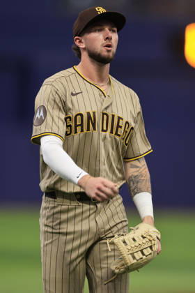 August 28, 2026, St. Petersburg, Florida, USA: San Diego Padres center fielder Jackson Merrill (3) heads to the dugout during an MLB, Baseball Herren, USA game against the Tampa Bay Rays on August 28, 2026 at Tropicana Field. The Rays beat the Padres 9-4. St. Petersburg USA - ZUMAh180 20260828_zsp_h180_061 Copyright: xKimxHukarix