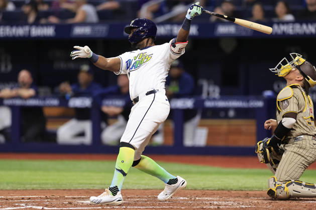 August 28, 2026, St. Petersburg, Florida, USA: Tampa Bay Rays second baseman Jorge Mateo (9) pops out to San Diego Padres first baseman Ty France (25) during an MLB, Baseball Herren, USA game on August 28, 2026 at Tropicana Field. The Rays beat the Padres 9-4. St. Petersburg USA - ZUMAh180 20260828_zsp_h180_062 Copyright: xKimxHukarix