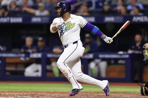 August 28, 2026, St. Petersburg, Florida, USA: Tampa Bay Rays designated hitter Yandy DoÂ­az (2) singles to center field and scores shortstop Taylor Walls (6) during an MLB, Baseball Herren, USA game against the San Diego Padres on August 28, 2026 at Tropicana Field. The Rays beat the Padres 9-4. St. Petersburg USA - ZUMAh180 20260828_zsp_h180_086 Copyright: xKimxHukarix