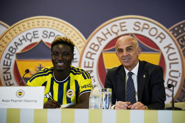Fenerbahce s new signing Kojo Peprah Oppong ISTANBUL, TURKIYE - AUGUST 29: Fenerbahce s new signing Kojo Peprah Oppong (L) poses with Fenerbahce Football Director Oguz Cetin (R) during a signing ceremony at Chobani Stadium in Istanbul, Turkiye, on August 29, 2026. Muhammed Ali Yigit Anadolu Istanbul Turkey. Editorial use only. Please get in touch for any other usage.  Copyright: x2026xAnadoluxMuhammedxAlixYigitx