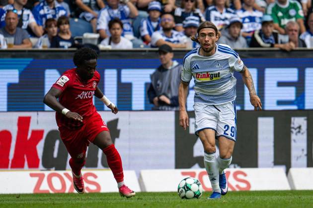 3.Liga MSV Duisburg - Würzburger Kickers ** NUR FÜR REDAKTIONELLE ZWECKE ** EDITORIAL USE ONLY **<p>Fußball 3.Liga MSV Duisburg - Würzburger Kickers am 29.08.26 in der Schauinsland-Reisen Arena in Duisburg Joshua Bitter ( Duisburg ) Duisburg Copyright: JakobxKlos
