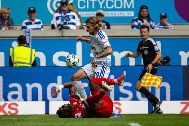 3.Liga MSV Duisburg - Würzburger Kickers ** NUR FÜR REDAKTIONELLE ZWECKE ** EDITORIAL USE ONLY **<p>Fußball 3.Liga MSV Duisburg - Würzburger Kickers am 29.08.26 in der Schauinsland-Reisen Arena in Duisburg Joshua Bitter ( Duisburg ) Duisburg Copyright: JakobxKlos