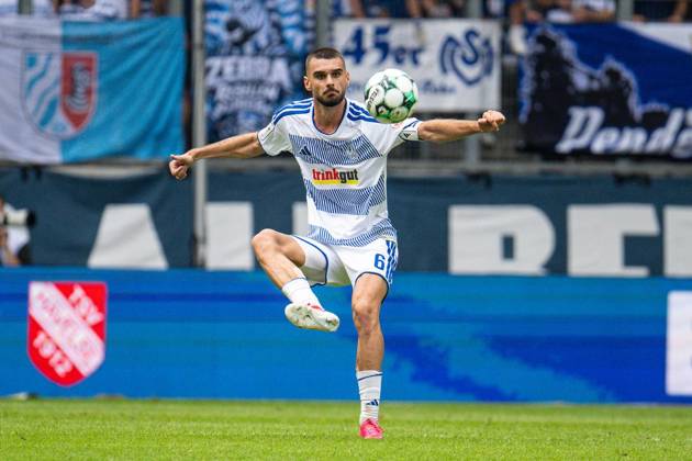 3.Liga MSV Duisburg - Würzburger Kickers ** NUR FÜR REDAKTIONELLE ZWECKE ** EDITORIAL USE ONLY **<p>Fußball 3.Liga MSV Duisburg - Würzburger Kickers am 29.08.26 in der Schauinsland-Reisen Arena in Duisburg Rasim Bulic ( Duisburg ) Duisburg Copyright: JakobxKlos